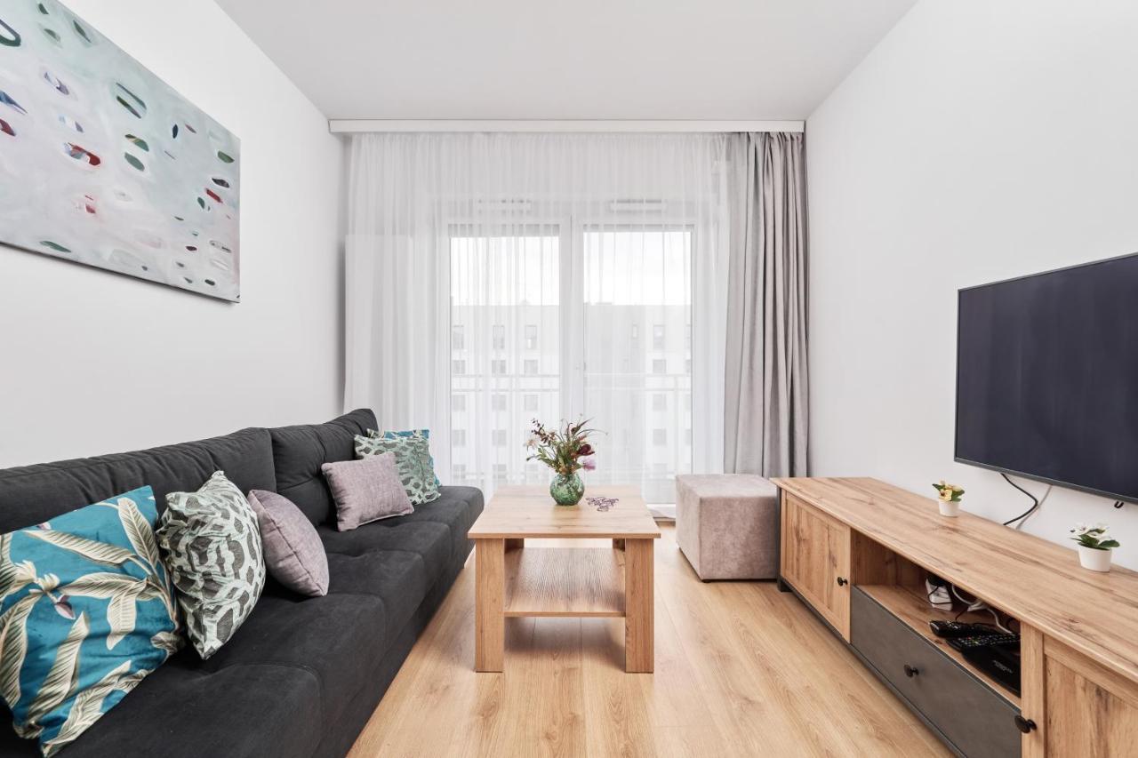 Apartment Wichrowa With Free Garage By Renters Breslau