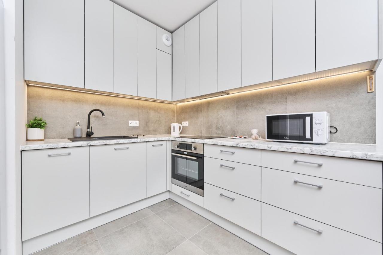 Apartment Wichrowa With Free Garage By Renters Breslau