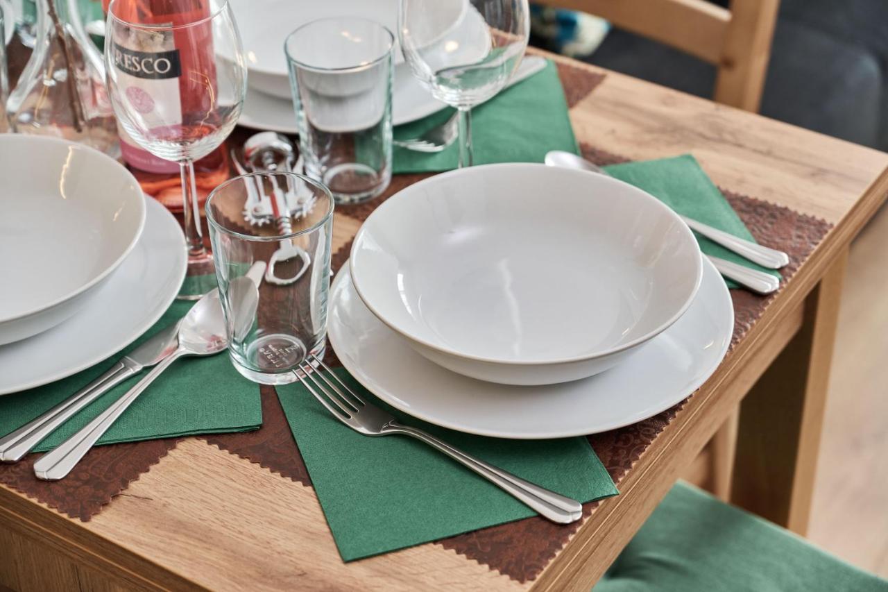 Wichrowa With Free Garage By Renters Apartment Breslau